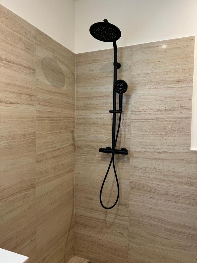 Apartmany Male Namesti, Броумов Екстериор снимка