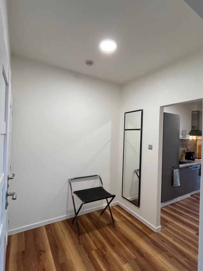Apartmany Male Namesti, Броумов Екстериор снимка