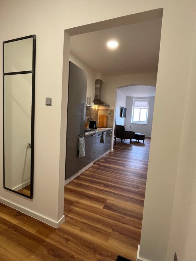 Apartmany Male Namesti, Броумов Екстериор снимка