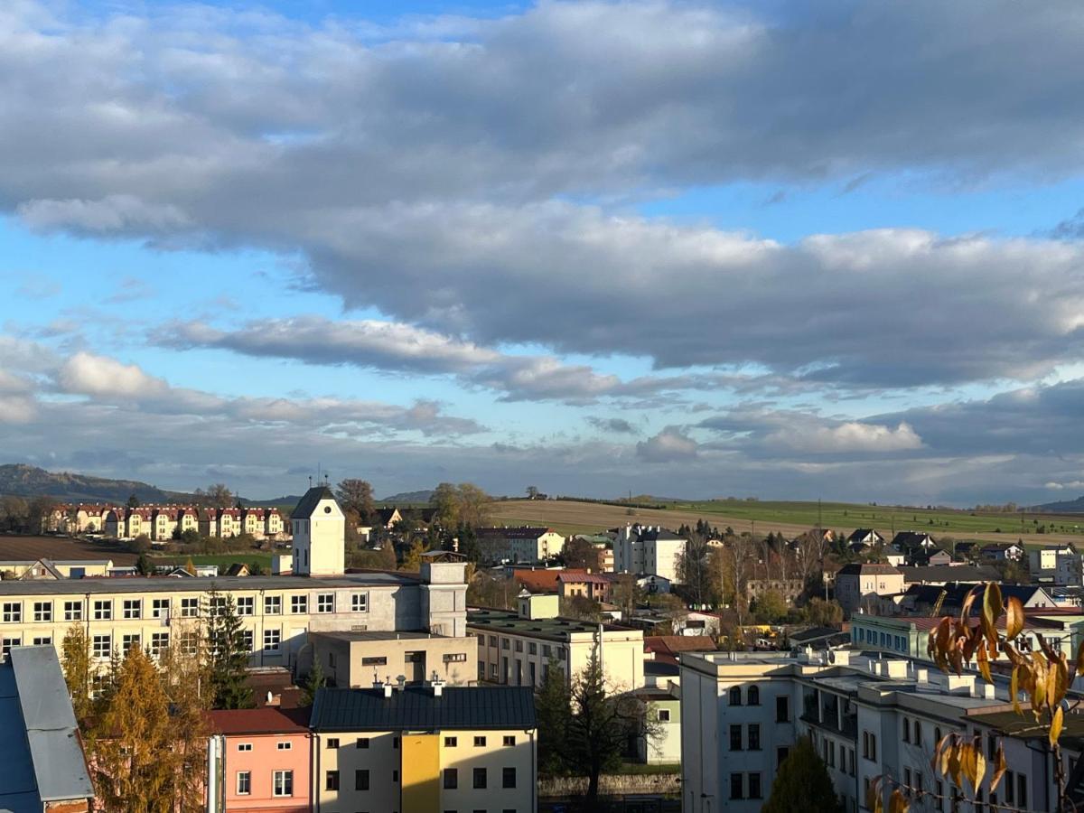 Apartmany Male Namesti, Броумов Екстериор снимка