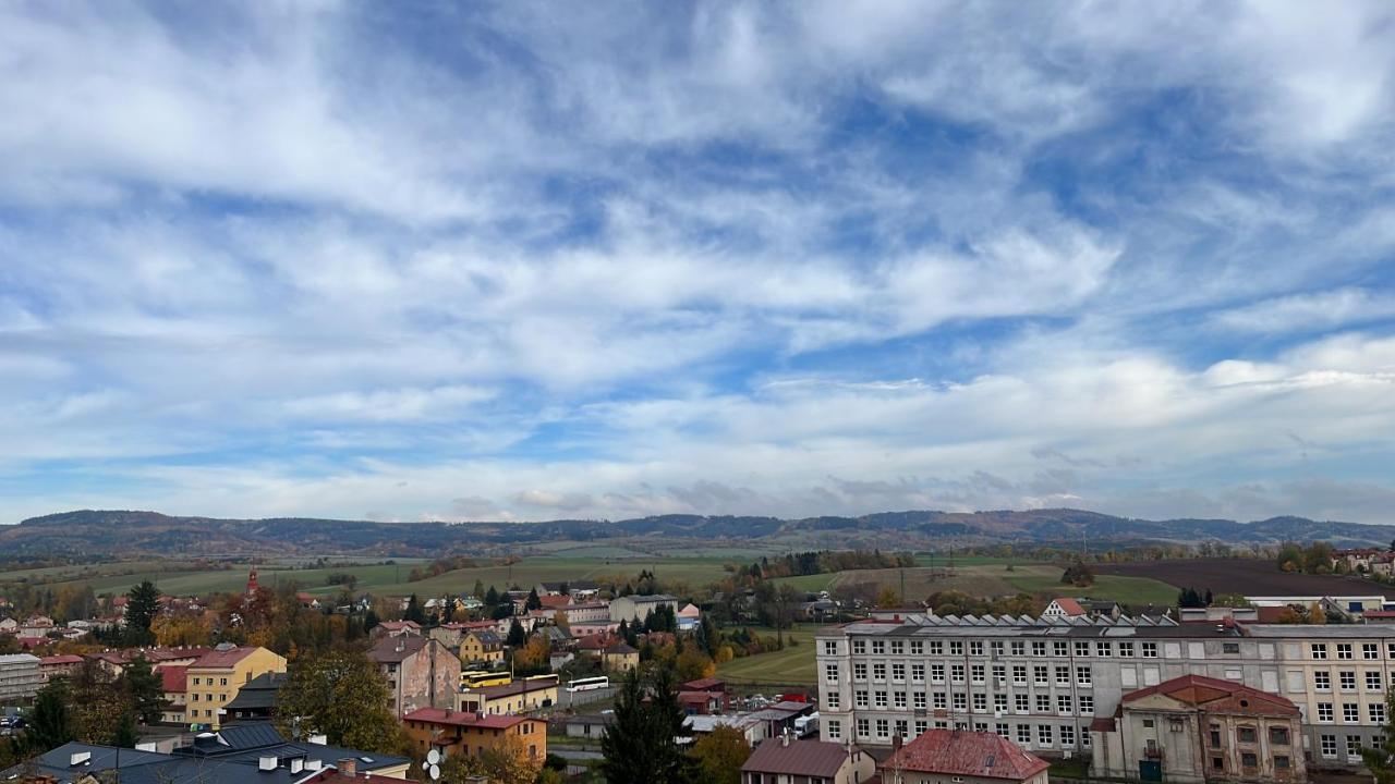 Apartmany Male Namesti, Броумов Екстериор снимка