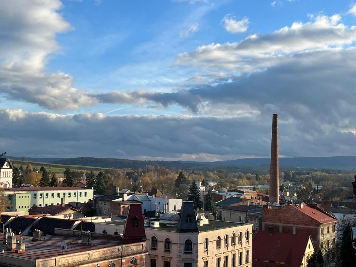 Apartmany Male Namesti, Броумов Екстериор снимка