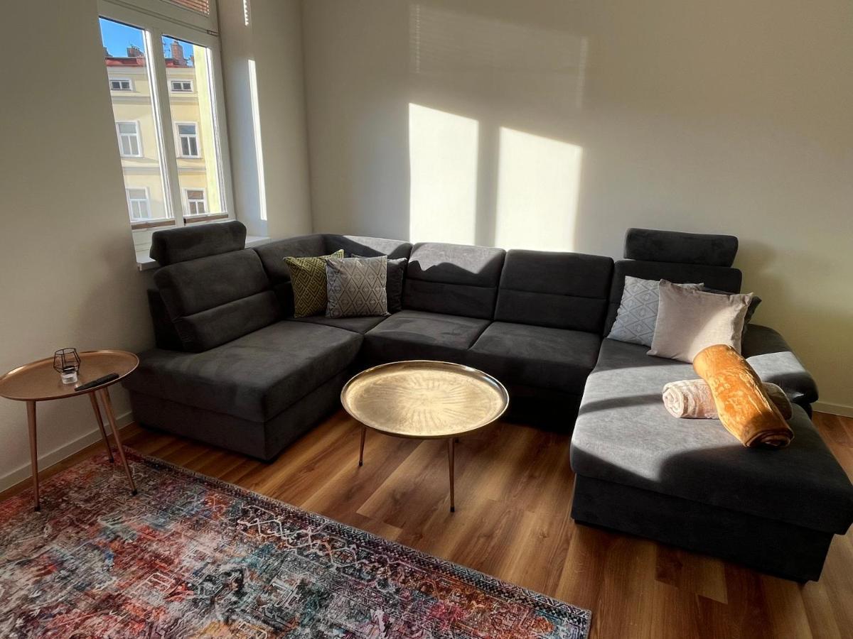Apartmany Male Namesti, Броумов Екстериор снимка