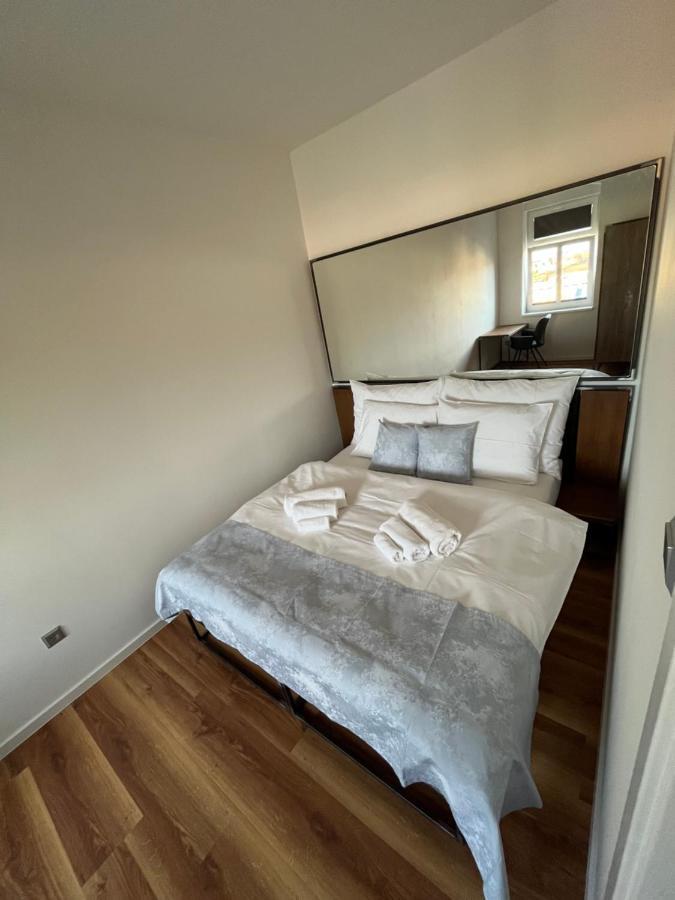 Apartmany Male Namesti, Броумов Екстериор снимка