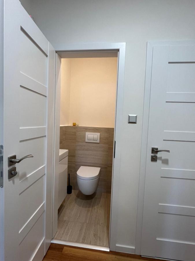 Apartmany Male Namesti, Броумов Екстериор снимка