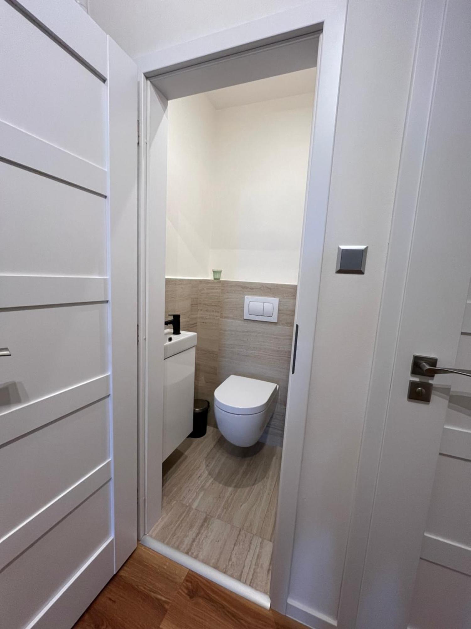 Apartmany Male Namesti, Броумов Екстериор снимка
