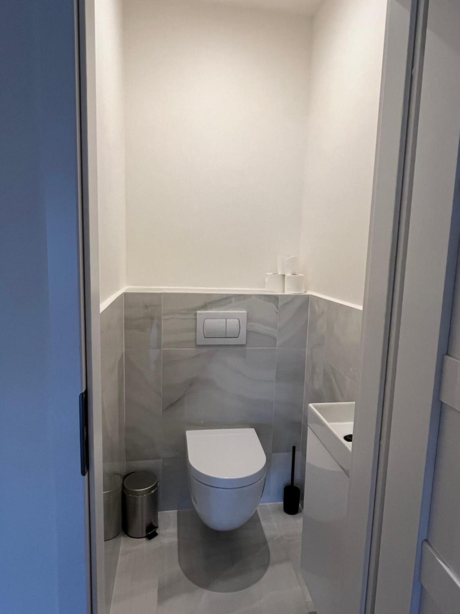 Apartmany Male Namesti, Броумов Екстериор снимка