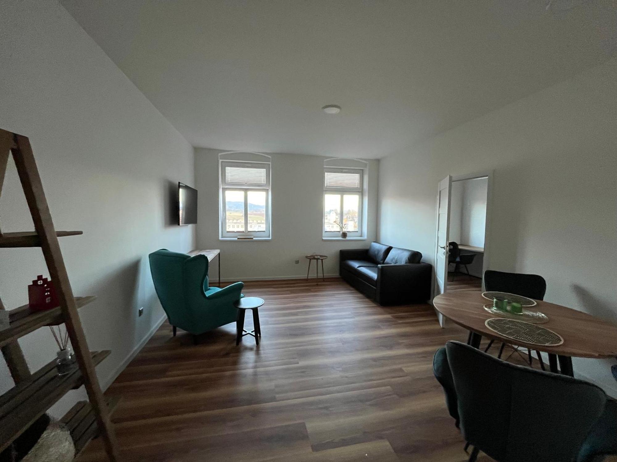 Apartmany Male Namesti, Броумов Екстериор снимка