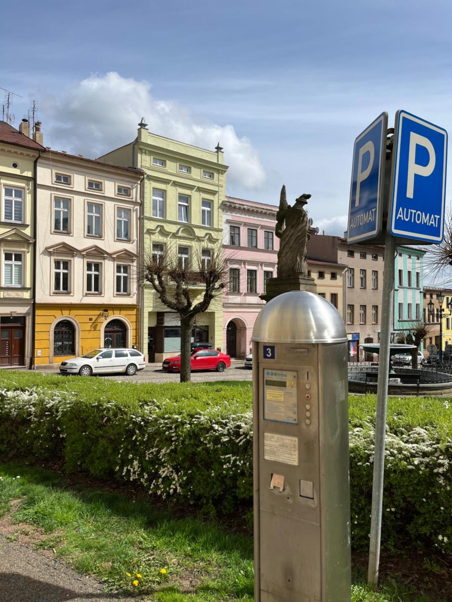 Apartmany Male Namesti, Броумов Екстериор снимка